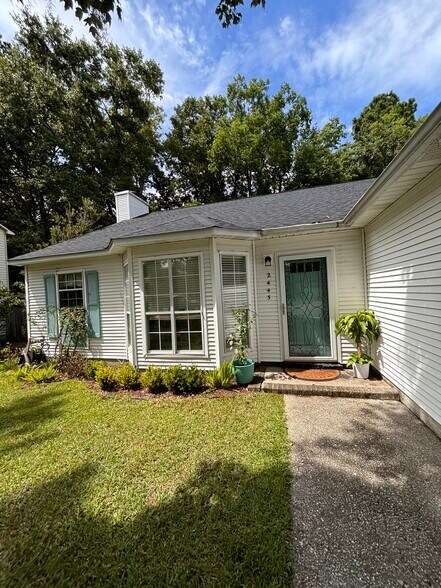 Primary Photo - 2445 Castlereagh Rd