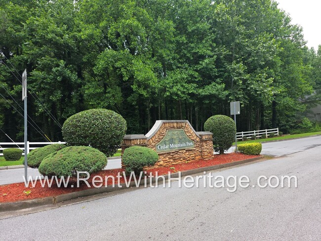 Building Photo - Immaculate 5-bedroom, 3-bath home in the Cedar Mountain Park subdivision in Douglasville, GA.