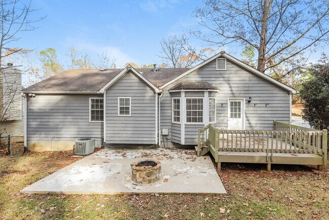 Building Photo - 7445 Hunters Ridge Dr