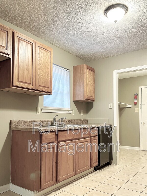 Building Photo - 4615 Addington Dr