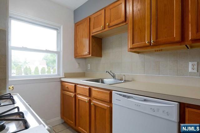 Building Photo - 395 S Park St