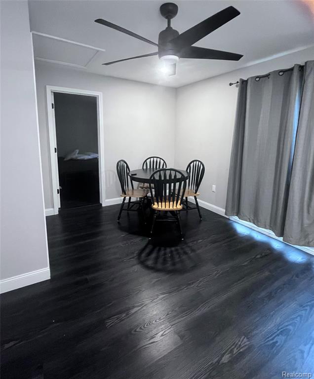 Building Photo - 3066 Greenlawn Ave