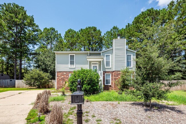 Building Photo - 113 Trescott Ct
