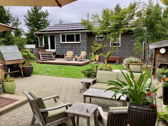 Building Photo - 3Bd/2Ba Seattle Home