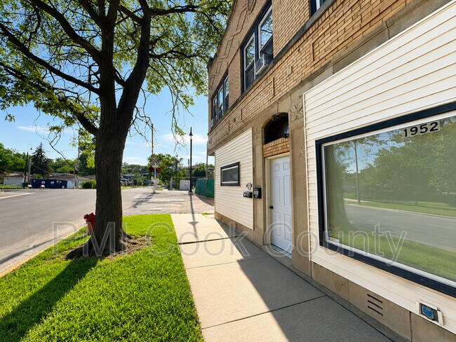 Building Photo - 1954 W 115th St
