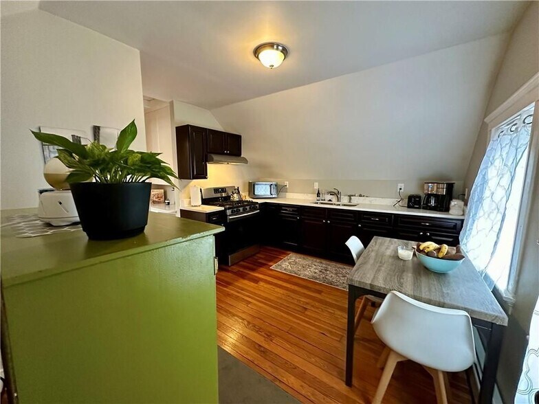 Building Photo - 1003 Narragansett Blvd