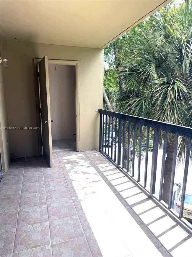 Building Photo - 10835 SW 112th Ave