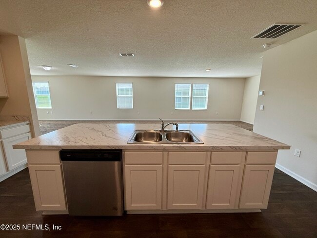 Building Photo - 3541 Lawton Pl