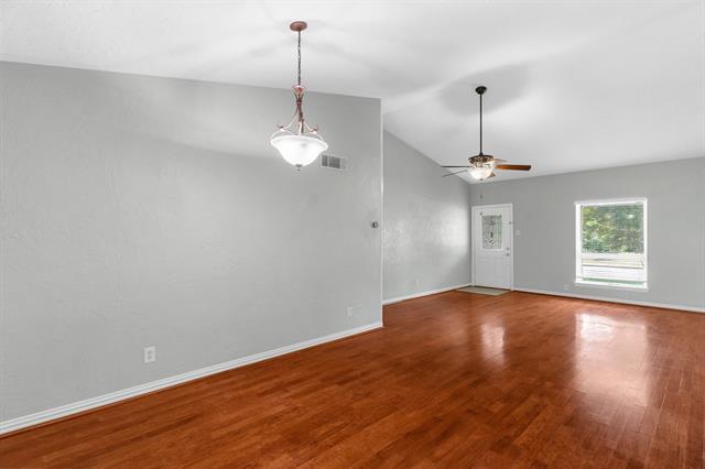 Building Photo - 1517 Williamsburg Dr