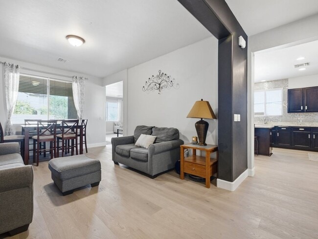 Building Photo - Spacious Cul-de-Sac Living with Modern Comforts & Community Perks