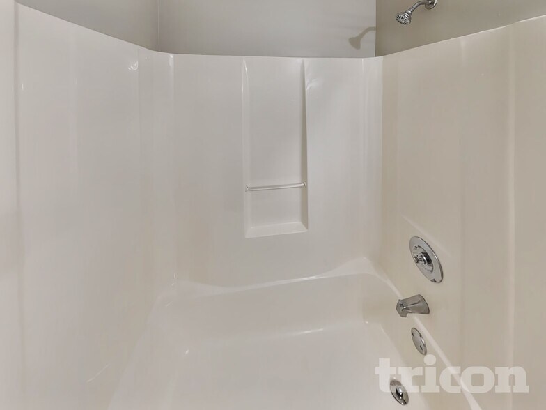 Building Photo - 701 St Charles Ave