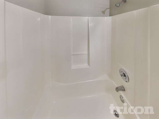 Building Photo - 701 St Charles Ave