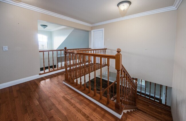 Building Photo - 26253 Cresthaven Ct