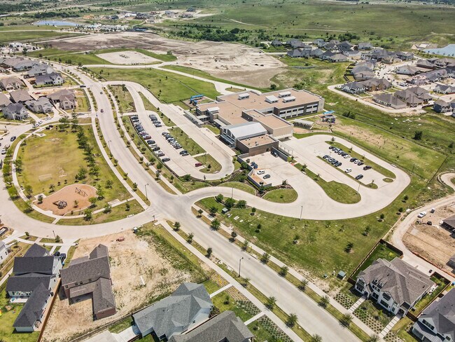 Building Photo - 14421 Walsh Ave