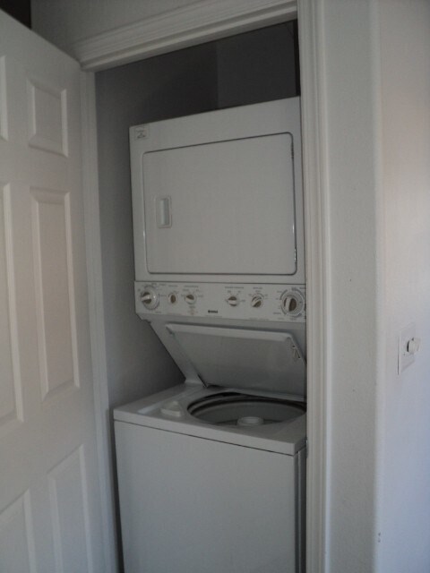 Building Photo - 521 Vance Lake Ln