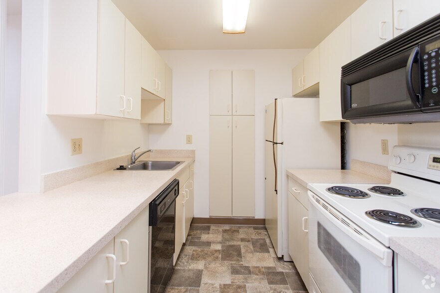 Royal Worcester Apartments - Worcester, MA | Apartment Finder Royal Worcester Apartments - Worcester, MA | Apartment Finder