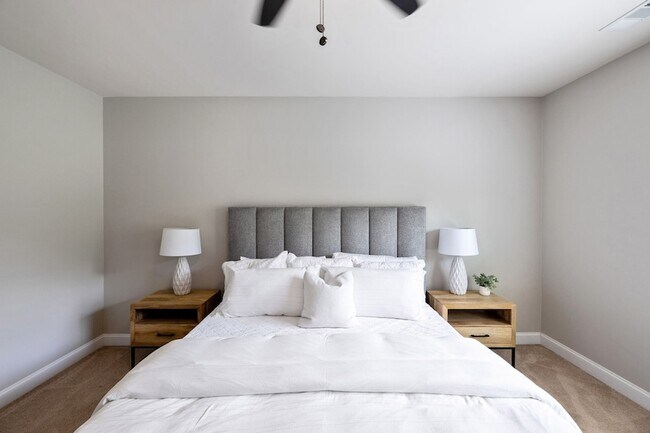 Building Photo - 1719 Biscayne Dr