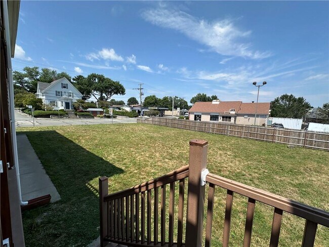 Building Photo - 2872 Pawtucket Ave