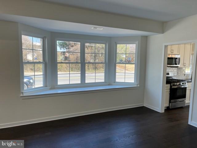 Building Photo - 13499 Damar Dr