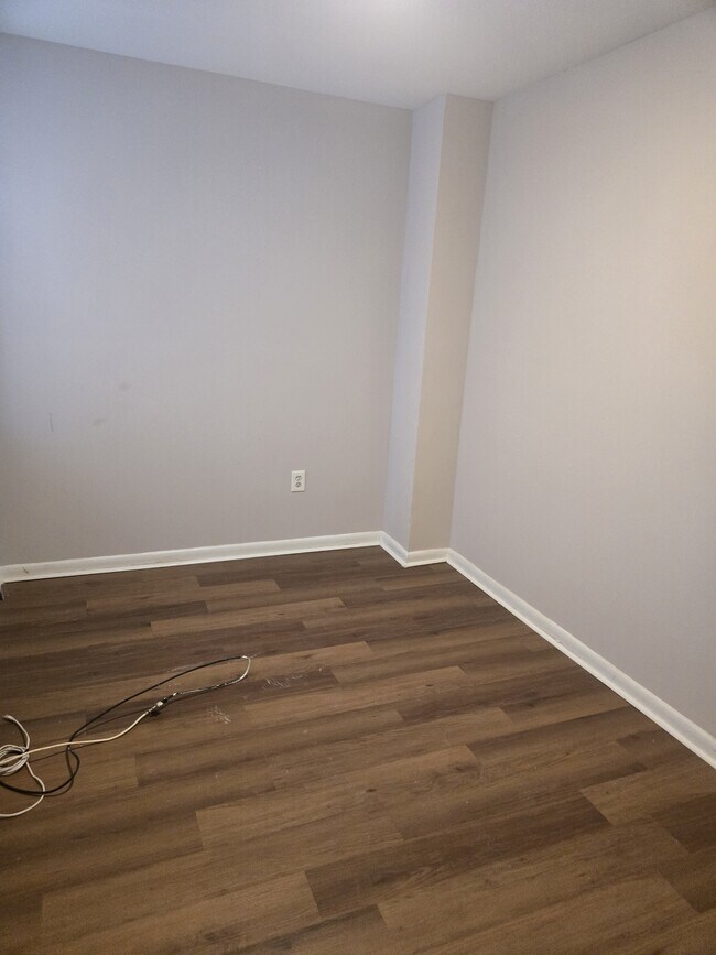 Building Photo - 4206 W Girard Ave