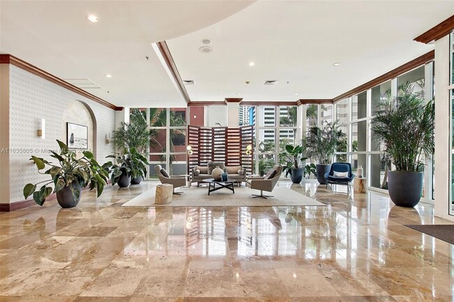 Building Photo - 1111 Brickell Bay Dr