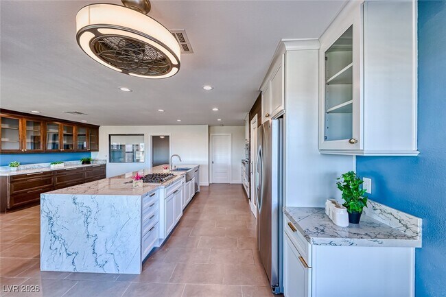 Building Photo - 969 Marigold Ct