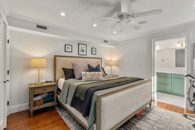 Building Photo - 2 Crystal Pl