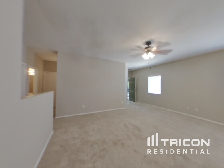 Building Photo - 962 E Cowboy Cove Trail