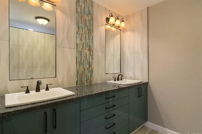 Building Photo - 249 Chelsea St