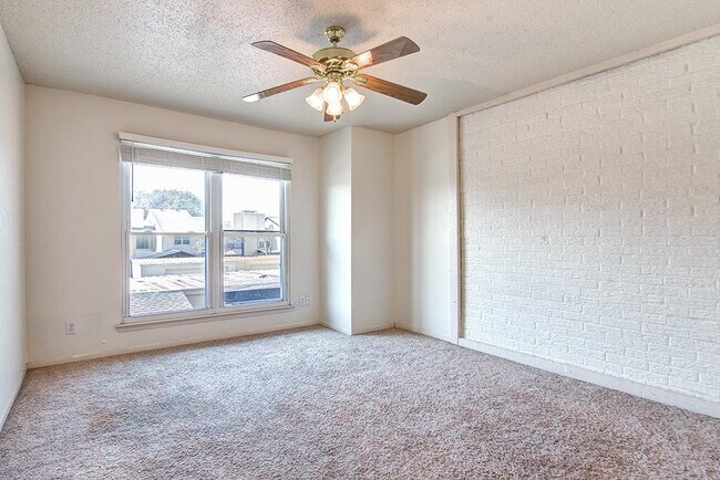 Building Photo - 2012 Court Pl