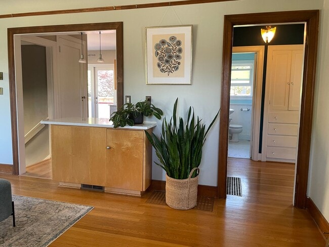 Building Photo - Immaculate and Updated Mid Century Home in Whittier Heights