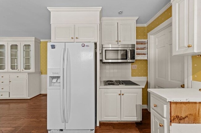 Building Photo - 221 Magnolia Ln