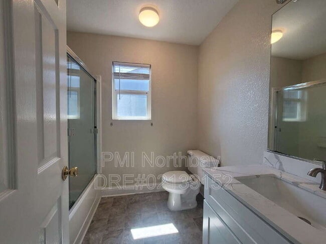 Building Photo - 239 Brookside Dr