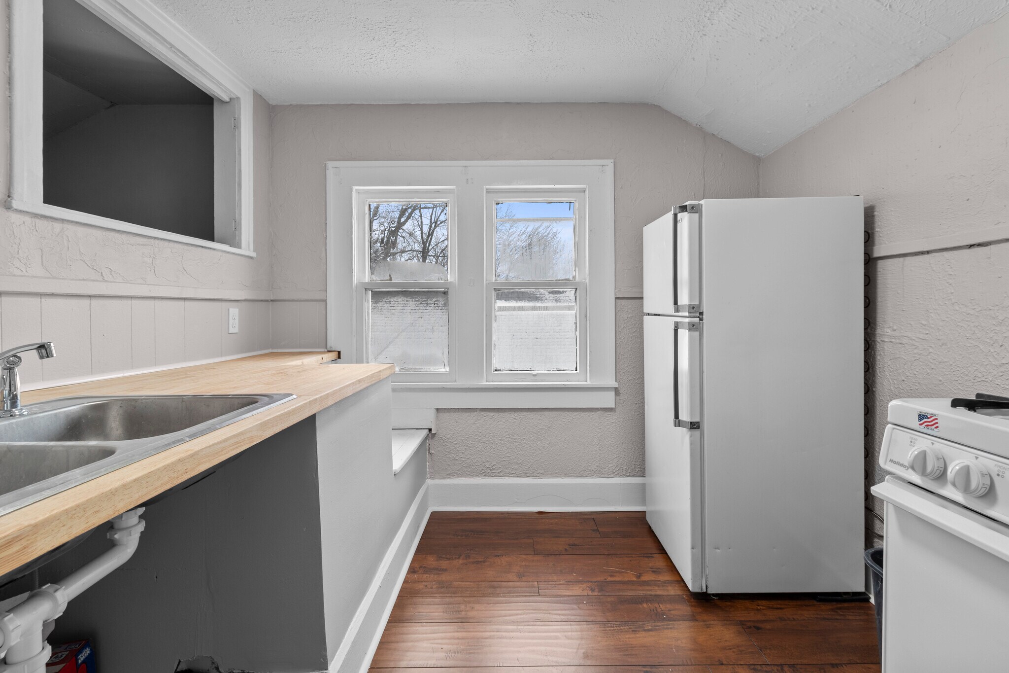 Building Photo - 1412 Arrow Ave