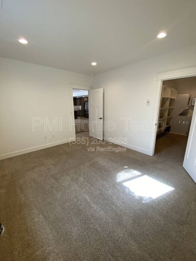 Building Photo - 1284 Mary Ln