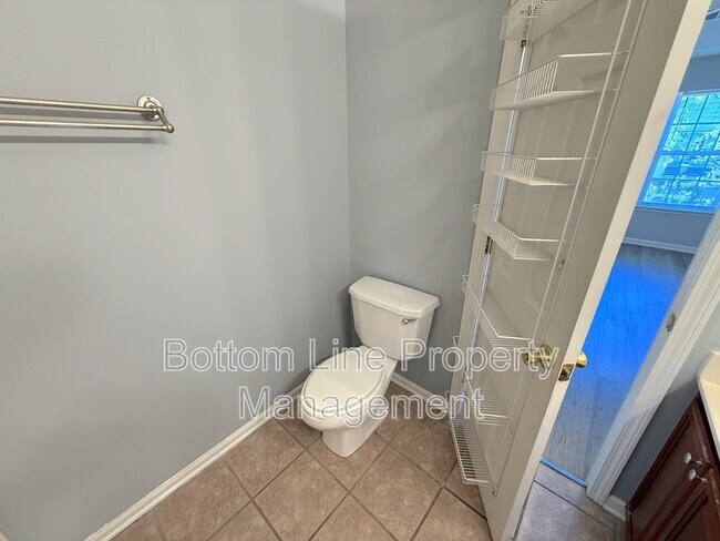 Building Photo - 9932 Birch Knoll Ct