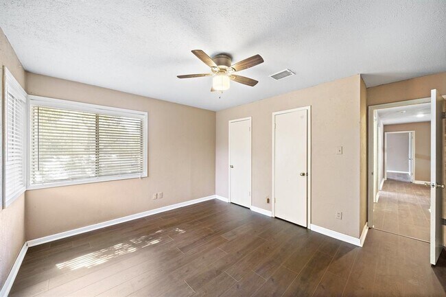 Building Photo - 7803 Goldengrove Dr