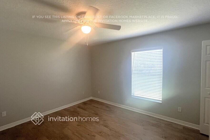 Building Photo - 945 Park Valley Cir