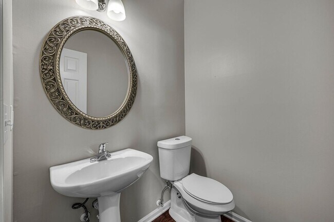 Building Photo - Spotless home in sought after Fieldstone Farms!