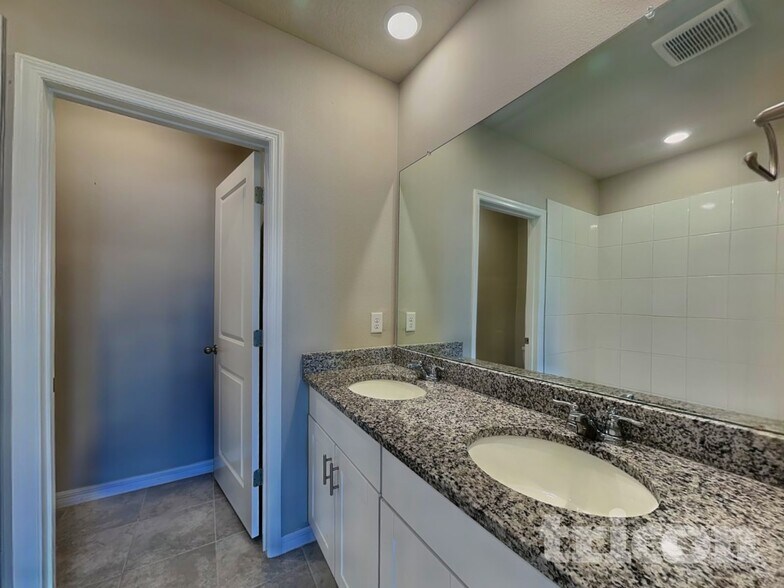 Building Photo - 7148 Boggy Crk Pl