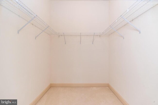 Building Photo - 5812 Hickory Hollow Ln