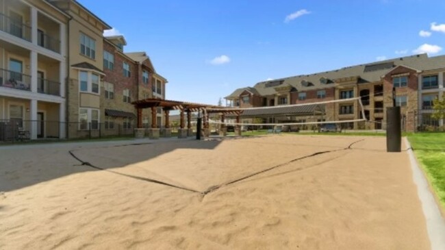 Building Photo - 1633 Greenridge Dr
