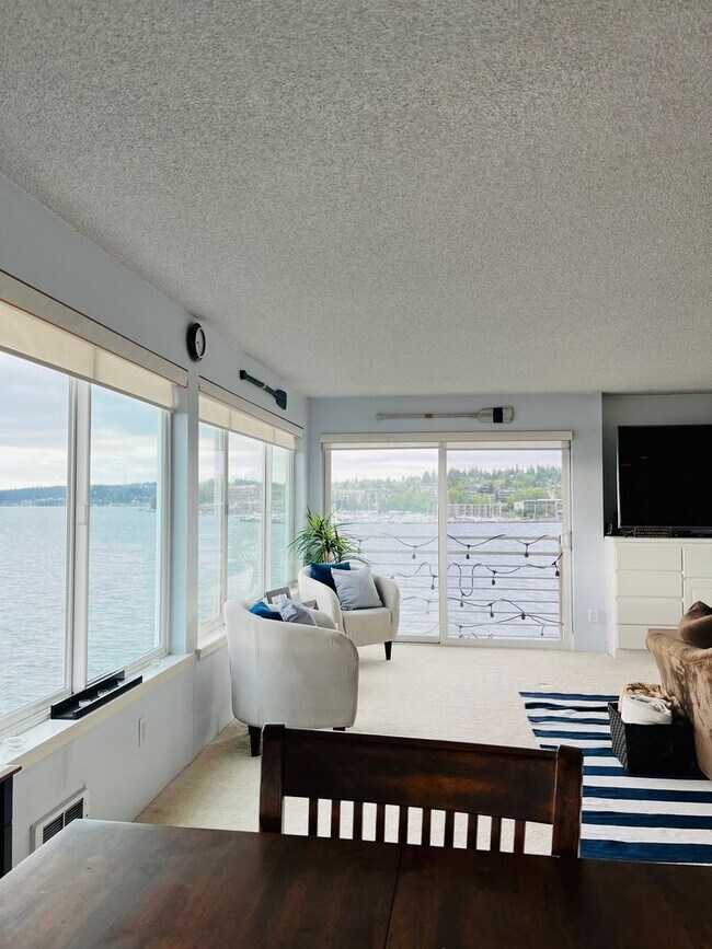 Building Photo - Kirkland Waterfront Condo Available Now! S...