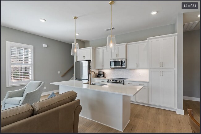 Building Photo - 4784 Arden Wy