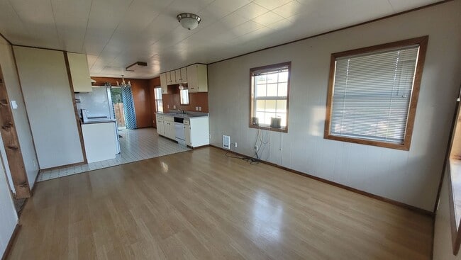 Building Photo - 63647-63649 Andrews Rd