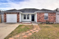 Building Photo - 5825 Skylark Dr