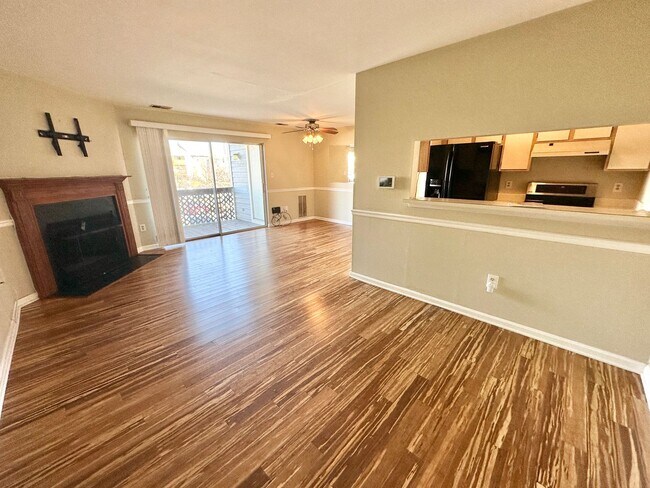 Building Photo - Beautiful 2 BR/2 BA Condo in Glen Burnie!