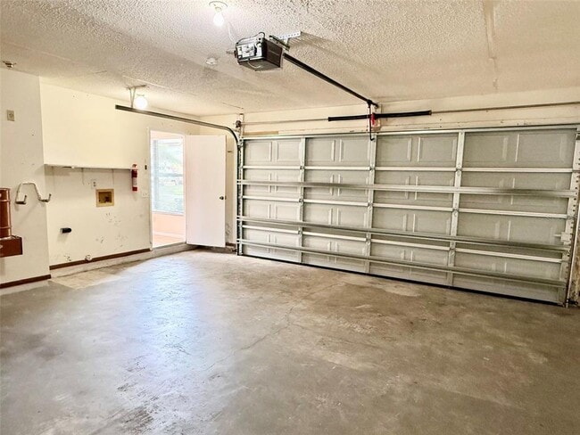 Building Photo - 1215 Creekbottom Cir