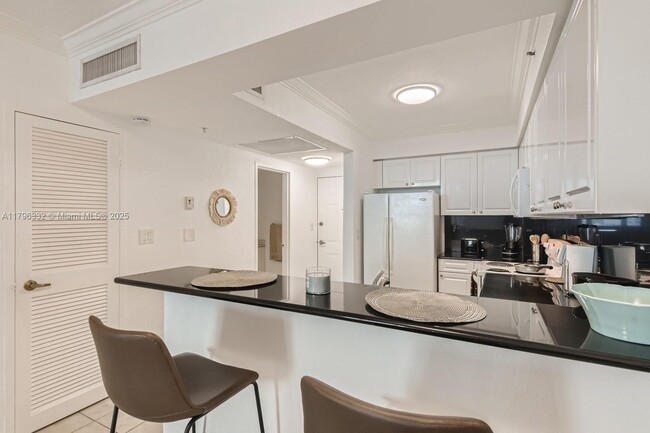 Building Photo - 2501 S Ocean Dr