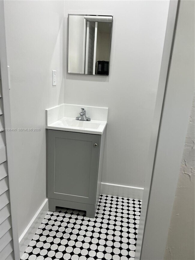 Building Photo - 120 SW 68th Ave